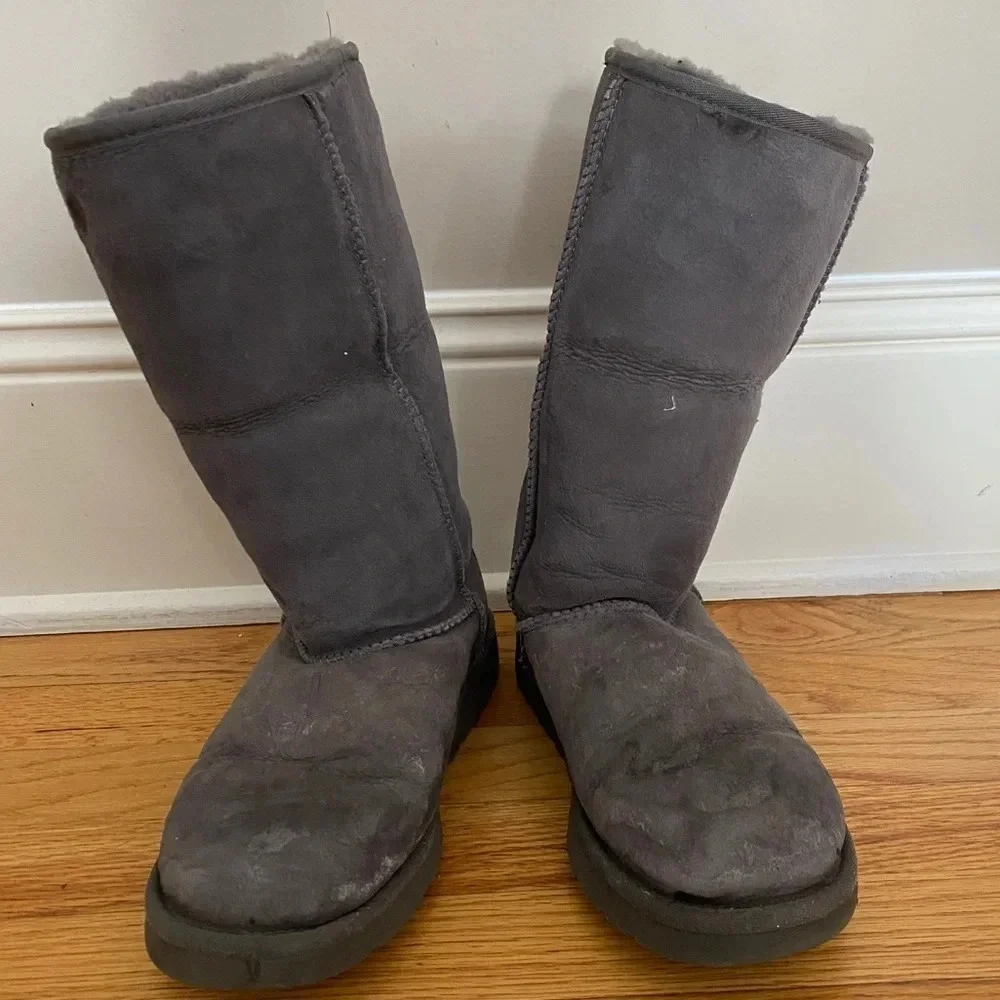 Grey tall Ugg’s